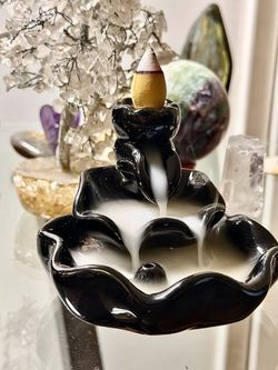 Awesome 🤩 !! Smoke fountain incense burner w/ incense !