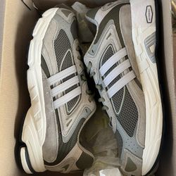 Adidas Silver Pebbles 