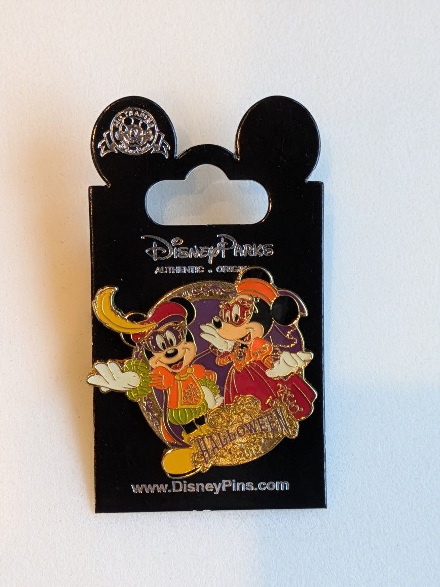 Mickey And Minnie Mouse Disney Trading Pin