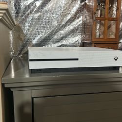 Xbox One S And Xbox One 