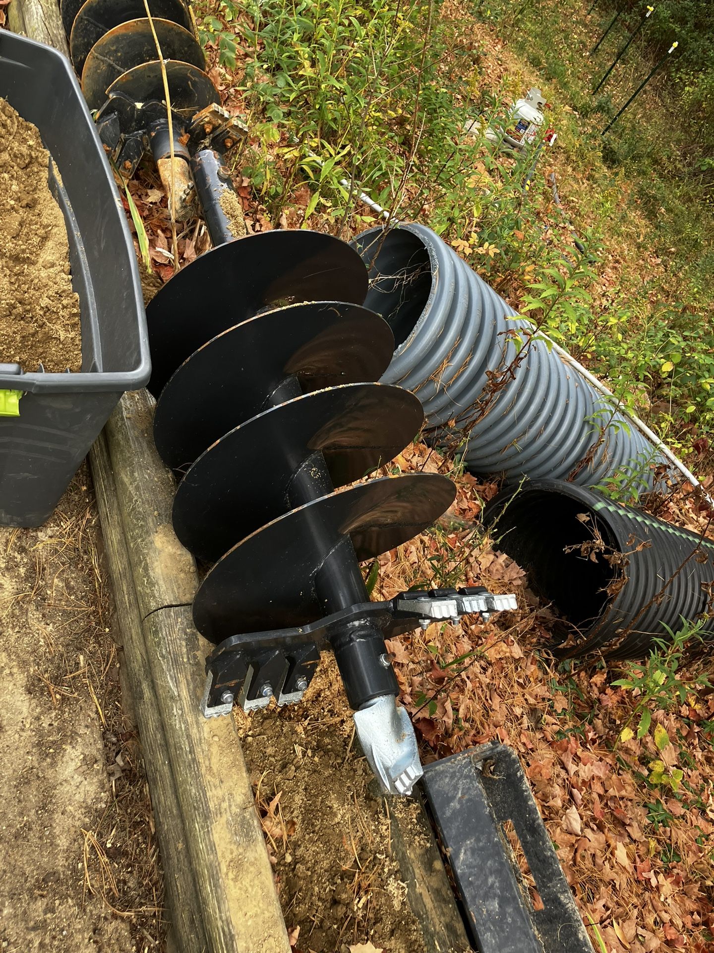 SKiDSTERR POST HOLE DiGGER/AUGER