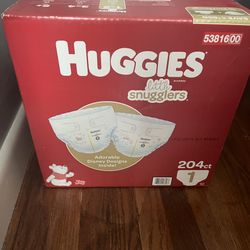 Huggies Snugglers Size 1 Brand New, Never Opened 204 Diapers 