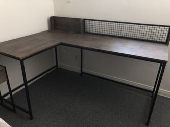 Vela L Shape Desk Walnut FREE for Sale in Los Angeles CA