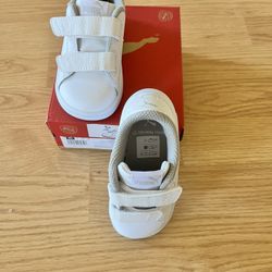 Puma Baby / Toddler Girl Smash V2 White Sneakers . Size 6. New . In Box