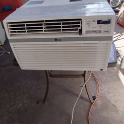LG Air Conditioner Work Great Very Cool 8.000 Blut