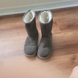 Ugg Koolaburra Size 9 Boots
