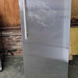 Stand Up Covertible. Freezer Or Refrigerator. 