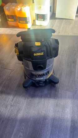 10G Wet/Dry DeWALT Vacuum
