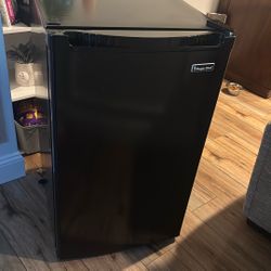 Mini fridge