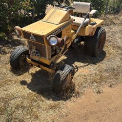 Allis CHALMER tractor