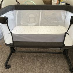 Baby bassinet Bedside Sleeper 