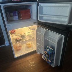 Mini Fridge Works Good 