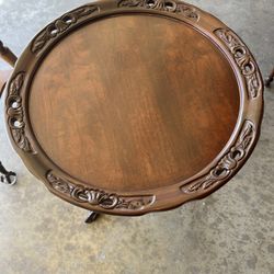 Piecrust Accent Table, Antique