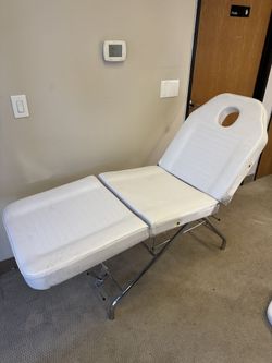 Adjustable Massage/Facial Bed