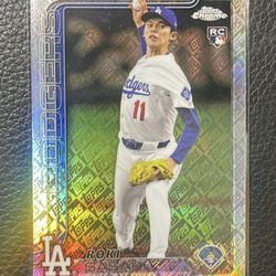 2025 Roki Sasaki Topps Chrome “Topps Logofractor Variation” Refractor Rookie Card. Los Angeles Dodgers. 
