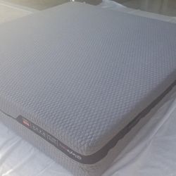 Layla Hybrid Mattress, King, Like New, Perfect Condition  Layla Sleep, Layla Hybrid Mattress, King