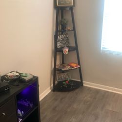 Corner Shelf And Accessories 