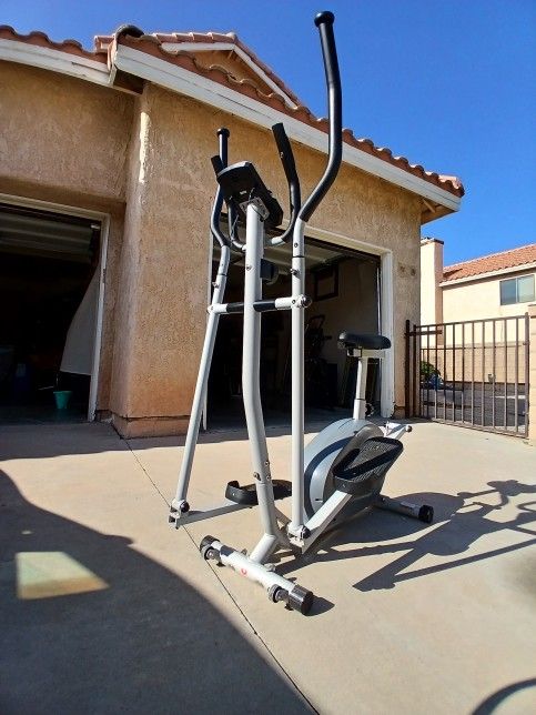 Sunny Health & Fitness Magnetic 2 In 1 Elliptical 7