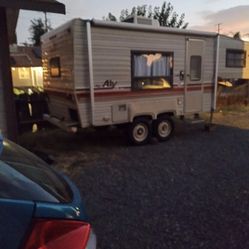 1988 RV Trailer Fully Loadedsleeps 5 People P&3850