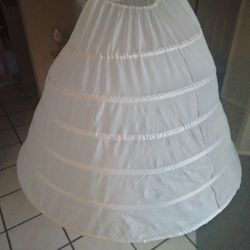 6 Ring Dress Hoop Excellent Condition 