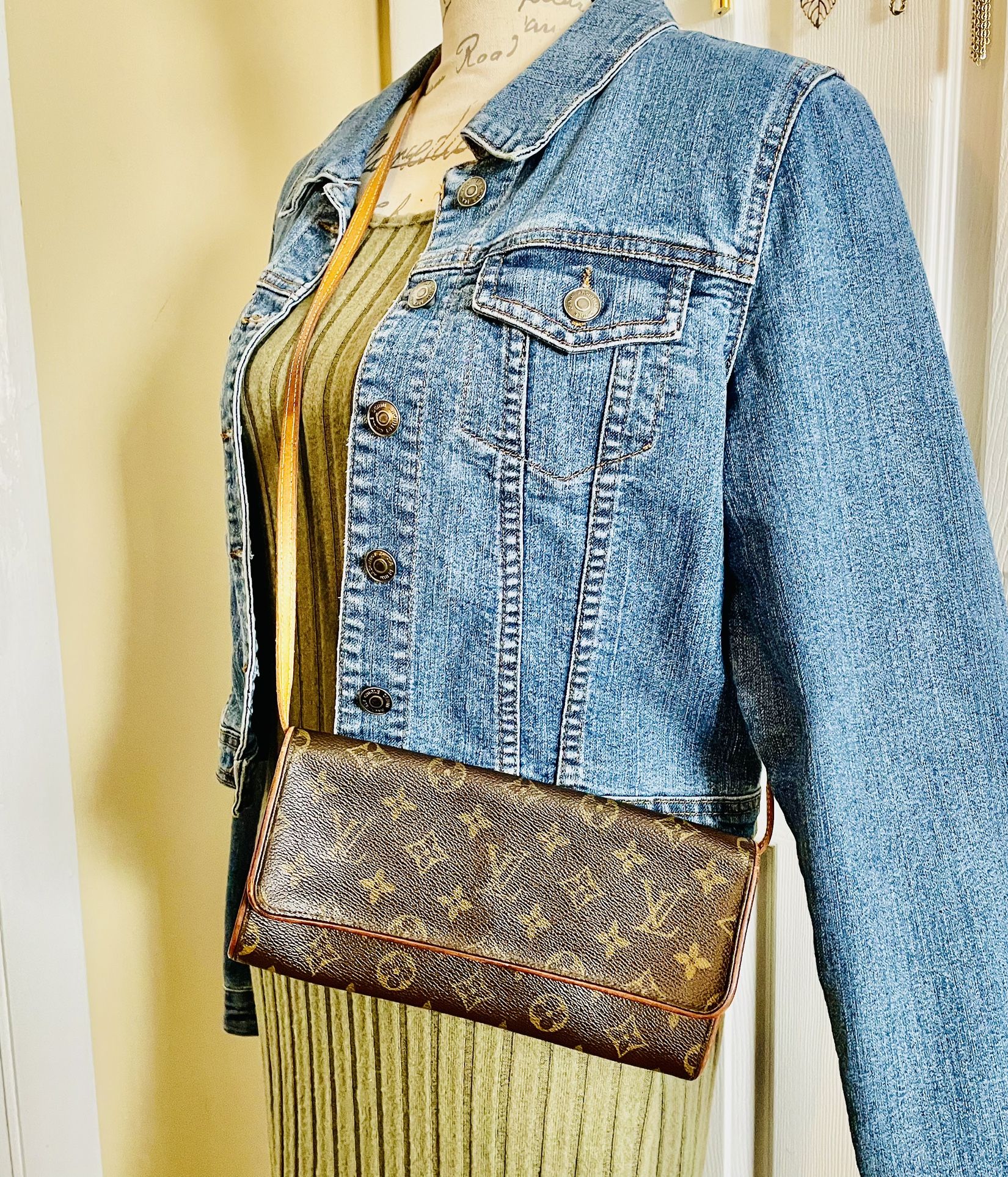 Louis Vuitton Pochette Twin Shoulder Bag