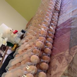 Organic Farm Eggs / Huevos De Rancho 