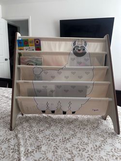 Book shelves for kids