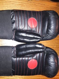 Century Catch and Throw Boxing, MMA Gloves