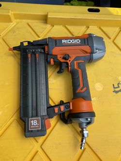 RIDGID 18-Gauge Brad Nail Gun