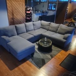 Large Three-piece Gray Sectional. No Damage No Stains. Smoke-free