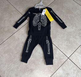 Old Navy Baby / Toddler Boy’s / Girl’s Skeleton 2 Piece Pajama Set, Size 6-12 Months