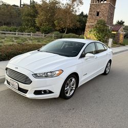 2015 Ford Fusion Hybrid 