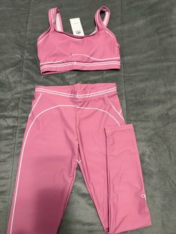 Alo Yoga pink set with white piping
