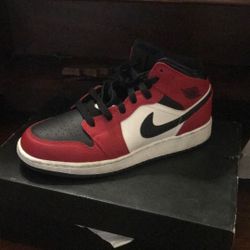 Air Jordan 1 Mid