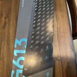 Logitech G613 LIGHTSPEED Wireless Mechanical Gaming Keyboard, Multihost 2.4 GHz + Blutooth Connectivity - Black 