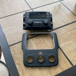 Radio And bezel  Ram 1500