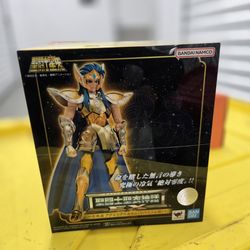 myth cloth ex aquarius camus