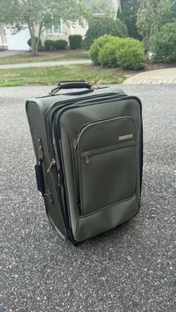 Kenneth Cole Green Softside Rolling Luggage Suitcase Carryon Carry On 24”