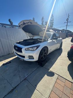 Infiniti Q50 3.7 2015