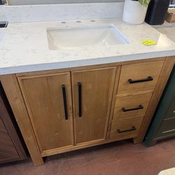 36 in. Single Sink Bathroom Vanity in Oak