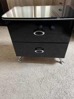 2 Drawer Dresser/ Nightstand 