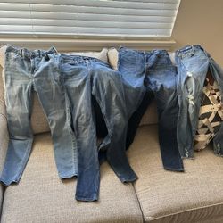 HOLISTER JEANS