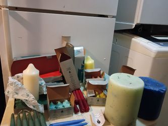 Large Lot of Assorted Party Lite scented candles