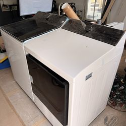 BRAND NEW LG WASHER / DRYER