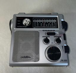 Eton FR300 hand-crank/emergency radio