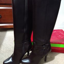 Woman's Boots Size 7