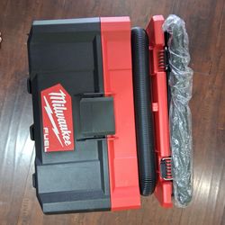 Milwaukee FUEL Cordless Wet/Dry Vacuum