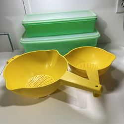 tupperware 782-6 and 892-4 Large And Little Celery Container’s In Used Condition 4 pieces 