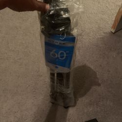 DYNEX ALL-PURPOSE TRIPOD EXTENDS TO 60" HOLDS 7.7 LBS EXTRA QUICK RELEASE