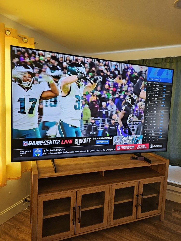Smart TV Samsung 85" Furniture Included 👌 